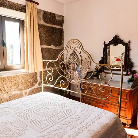 Villa Cosy In With Shared Pool And Views *