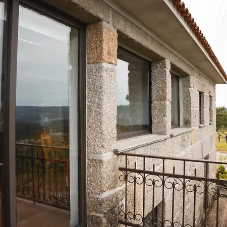 Villa Cosy In With Shared Pool And Views *