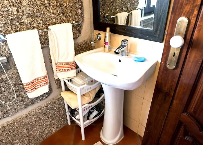 Βίλα Cosy In With Shared Pool And Views *