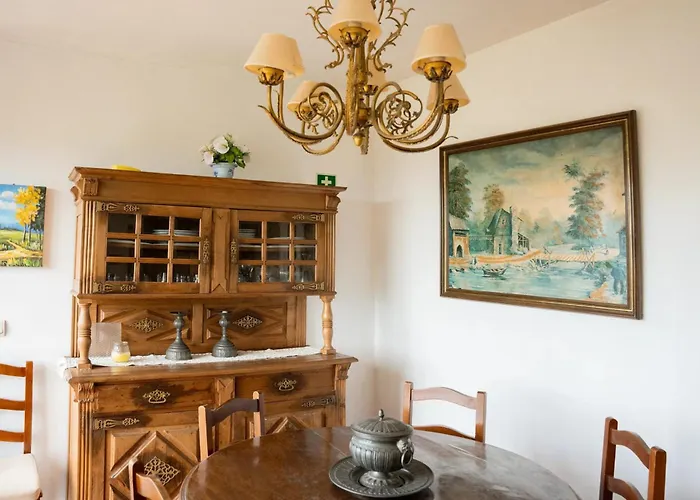 Cosy In With Shared Pool And Views Βίλα