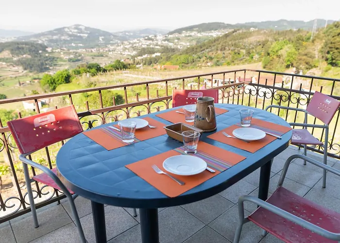 Cosy In With Shared Pool And Views Αβέιρο
