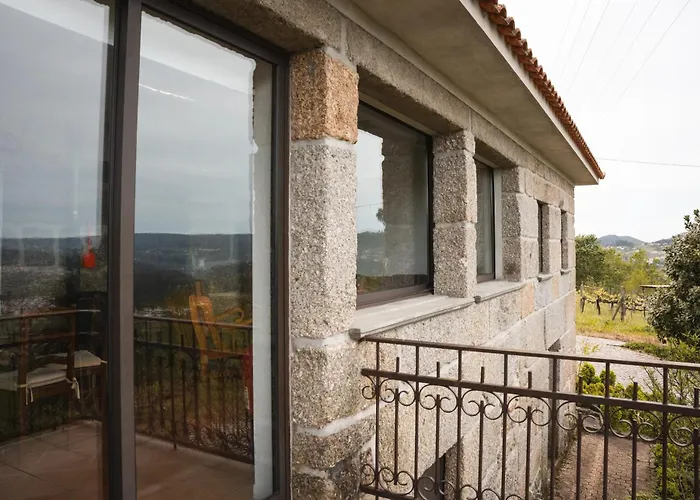 Βίλα Cosy In With Shared Pool And Views *